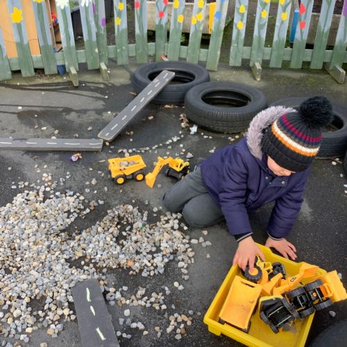 Amazing Animals Outdoor Adventures !